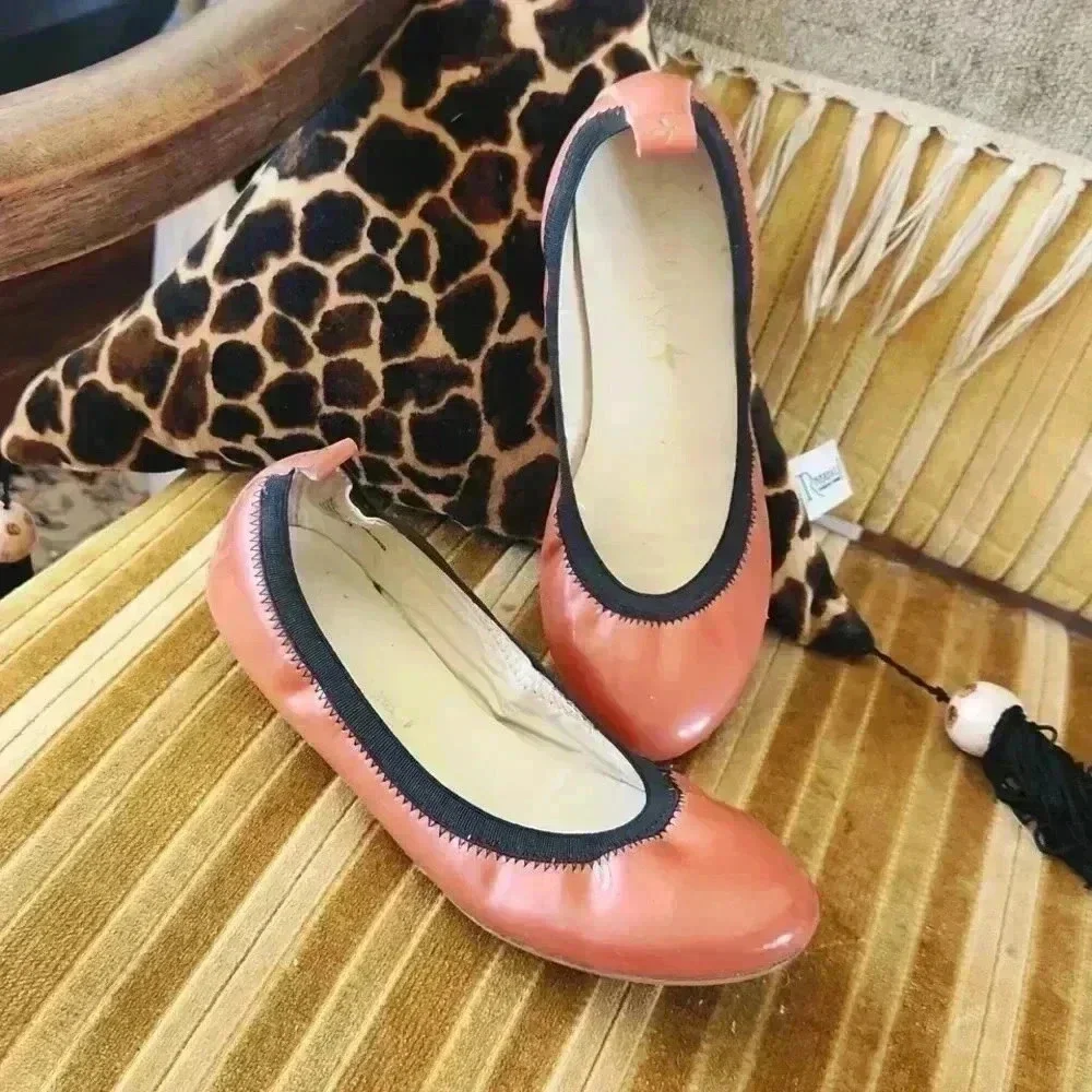 Very Lovely Soles Essence Flats‎ Coral sz 7